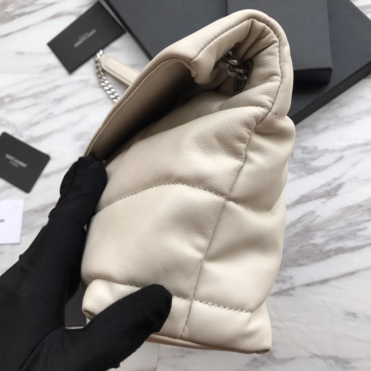 LAMBSKIN METAL 翻蓋信封袋 - 義大利製柔軟V紋小羊皮包