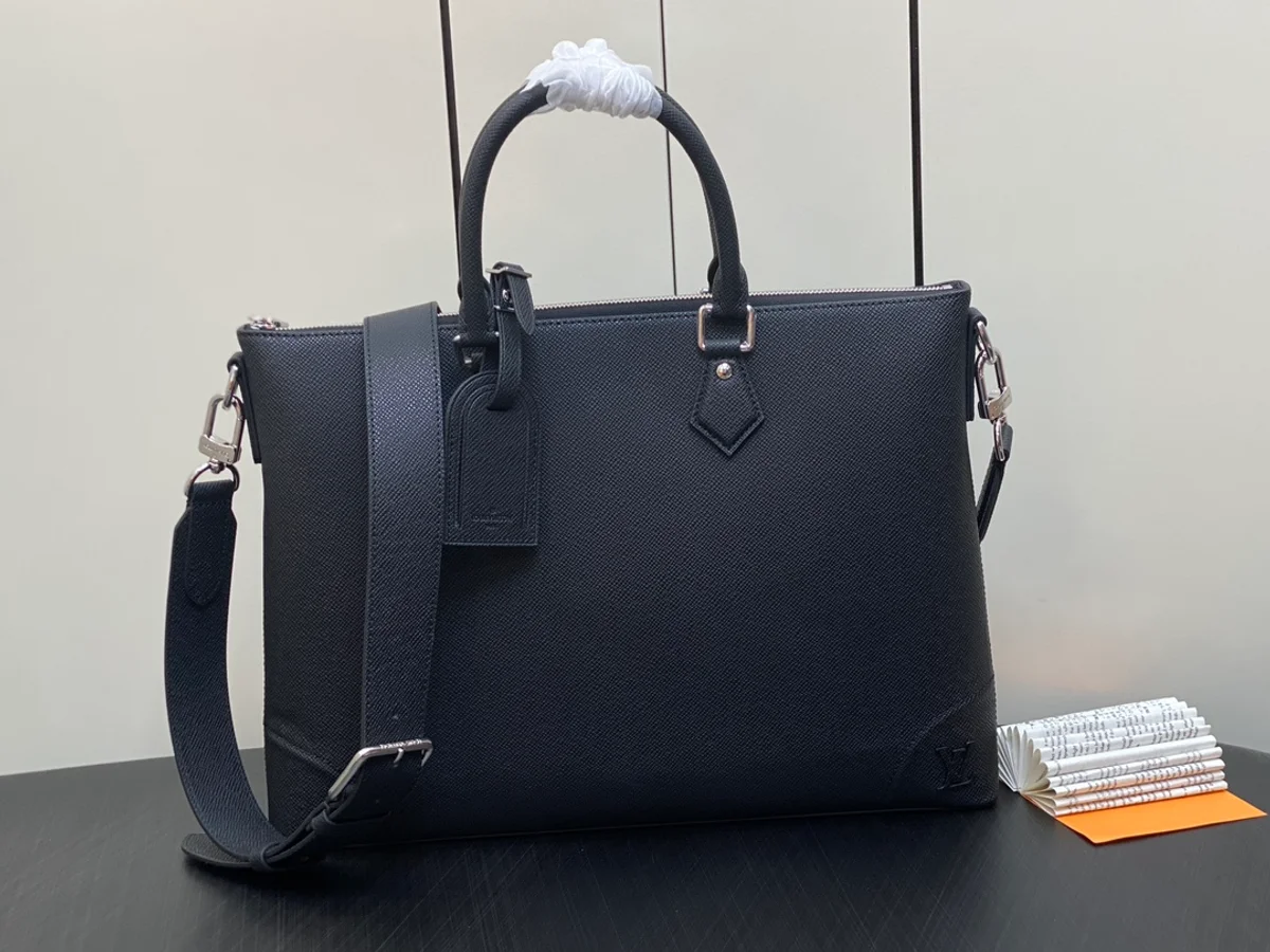 Louis Vuitton Slim NV 流線型Taïga牛皮商務公事包