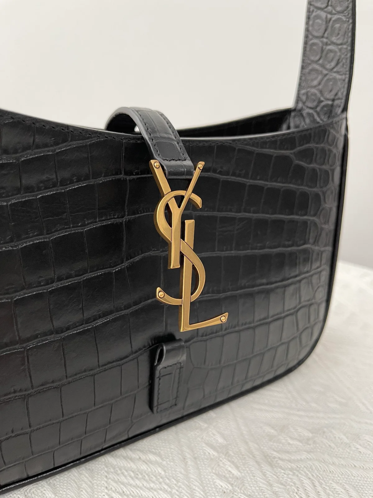 SAINT LAURENT MONOGRAM HOBO 小牛皮手袋